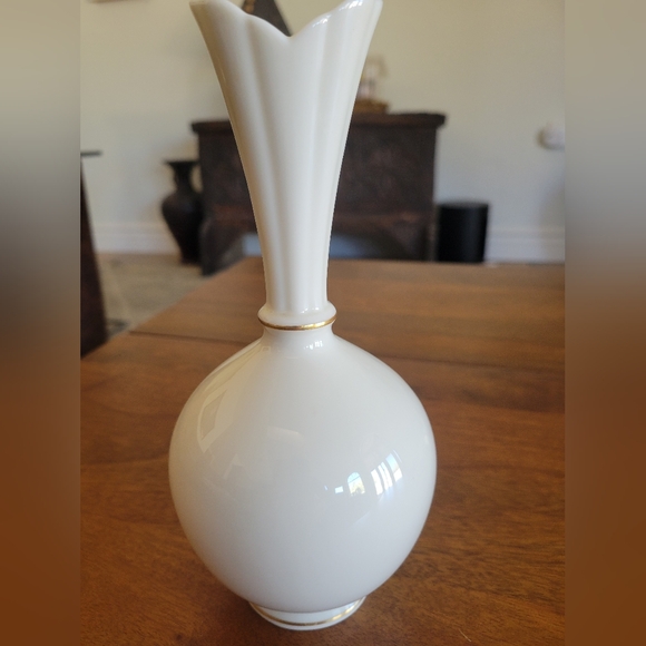 Lenox, vintage off white with pink rose vase - Picture 8 of 9